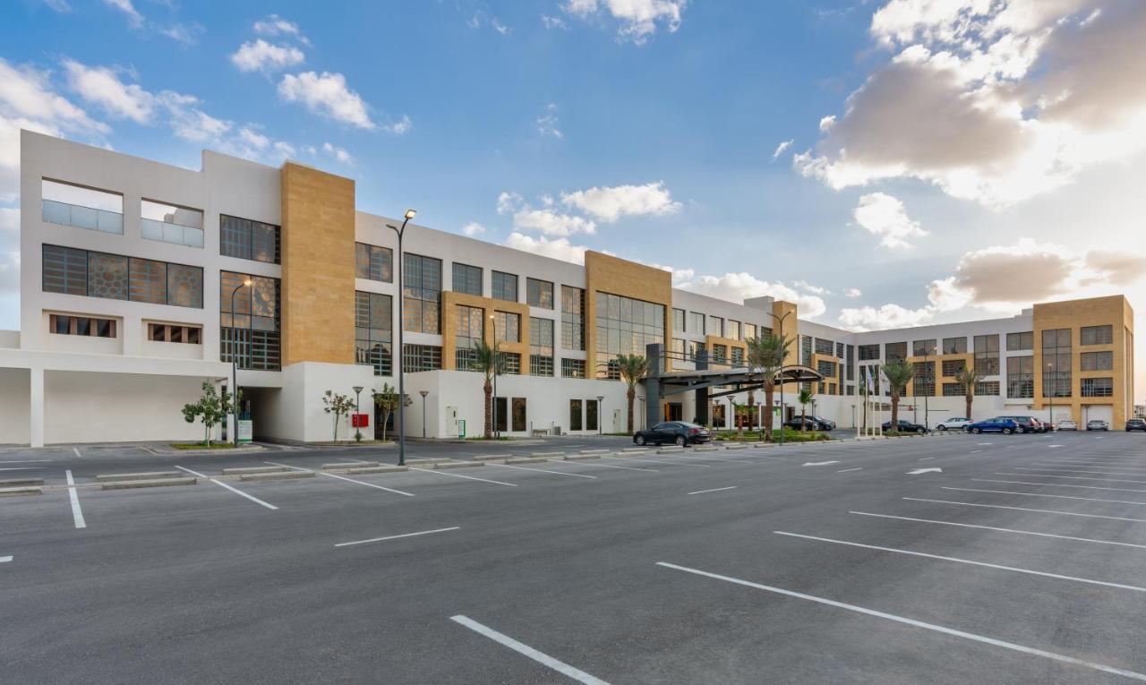 Holiday Inn & Suites Al Jubail By Ihg Al Fanatir Buitenkant foto