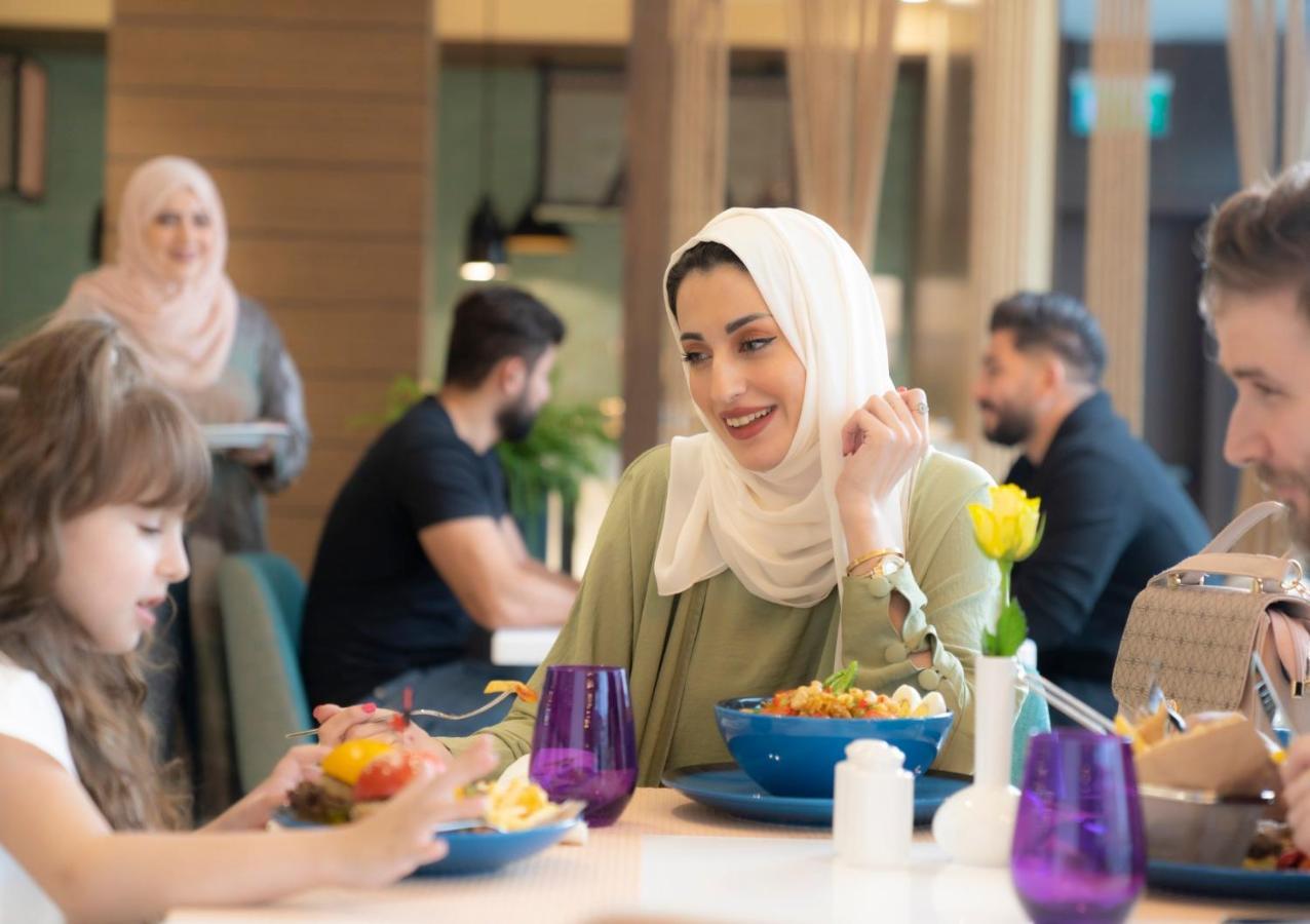 Holiday Inn & Suites Al Jubail By Ihg Al Fanatir Buitenkant foto