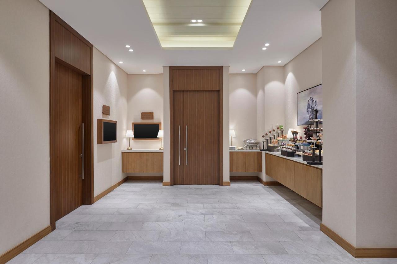 Holiday Inn & Suites Al Jubail By Ihg Al Fanatir Buitenkant foto